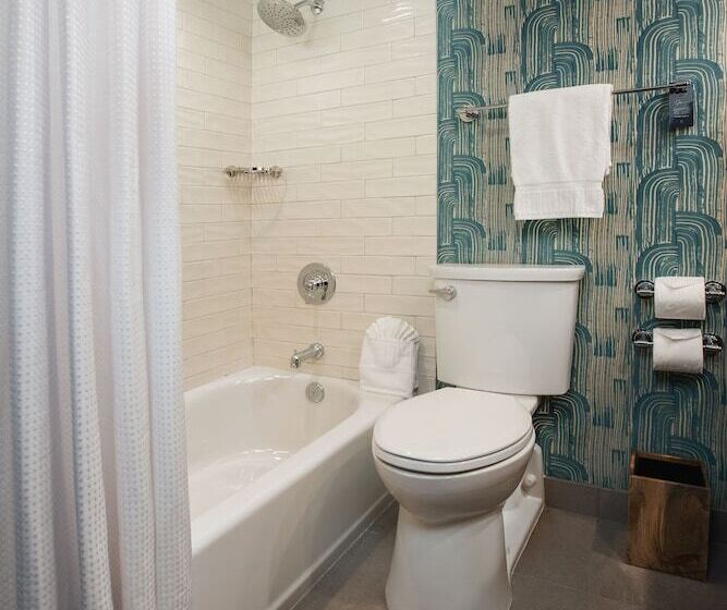 Отель The Beeman