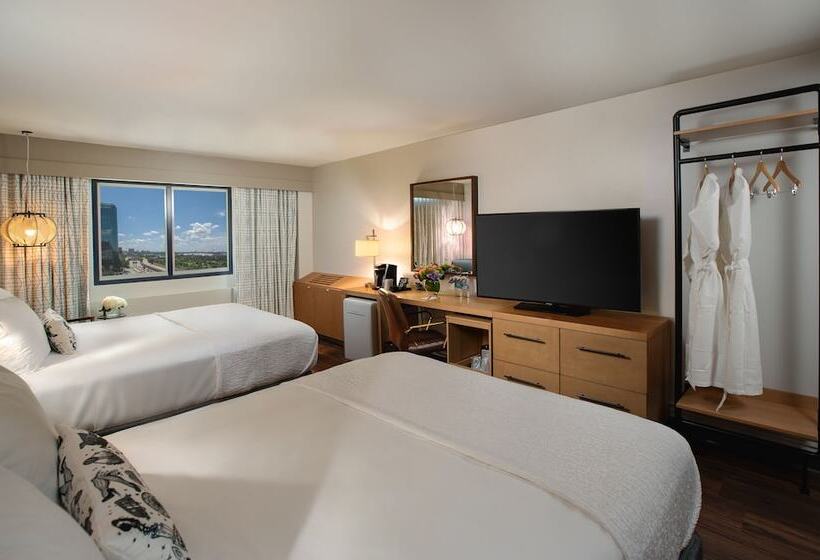 Отель The Beeman