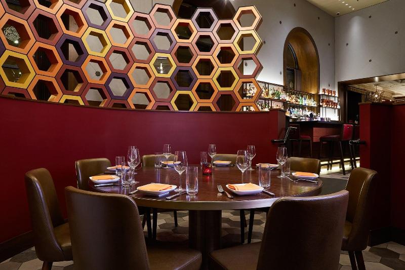 هتل The Blackstone, Autograph Collection