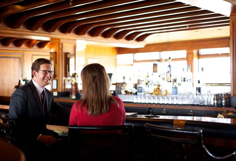 The Hotel Captain Cook