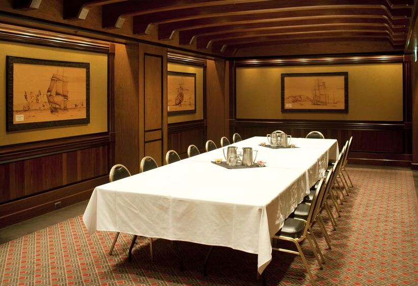 The Hotel Captain Cook