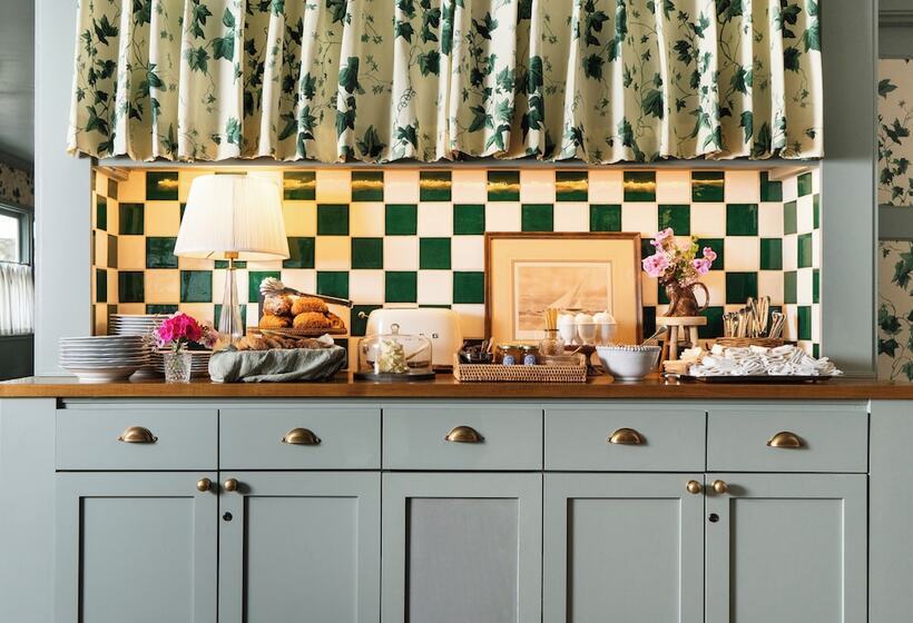 ホテル Le Petit Pali At 8th Ave