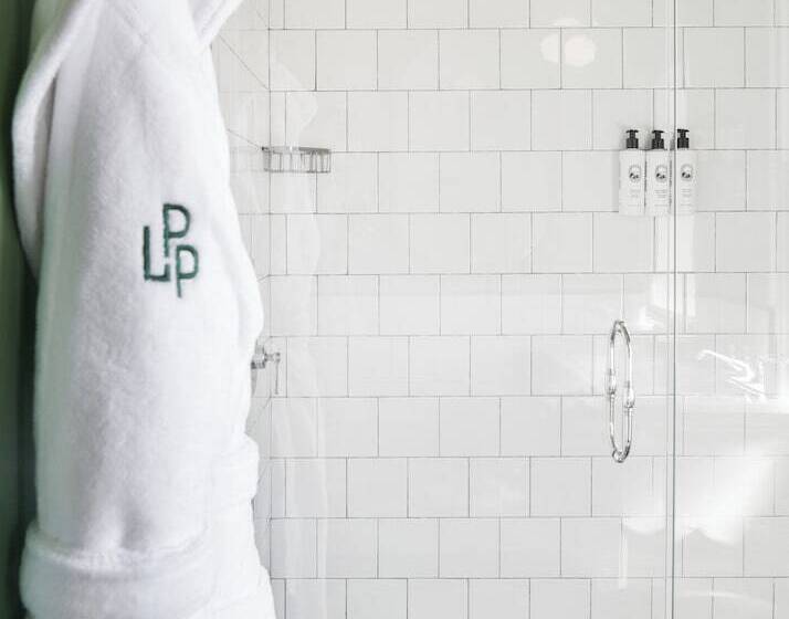 ホテル Le Petit Pali At 8th Ave