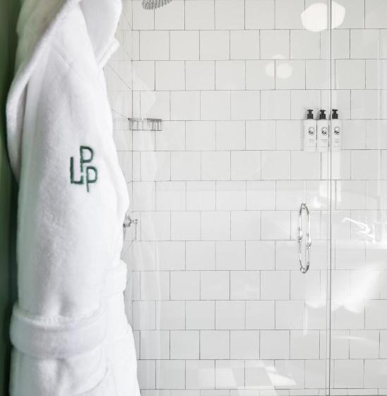 ホテル Le Petit Pali At 8th Ave