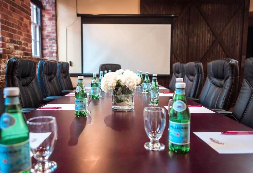 בית מלון כפרי The Historic Brookstown Inn, Trademark Collection By Wyndham