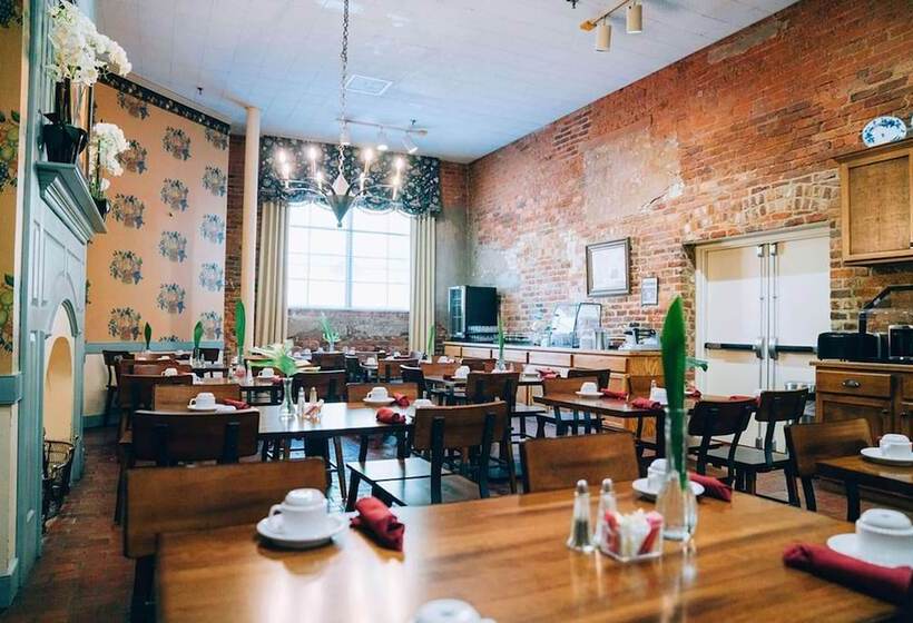 בית מלון כפרי The Historic Brookstown Inn, Trademark Collection By Wyndham