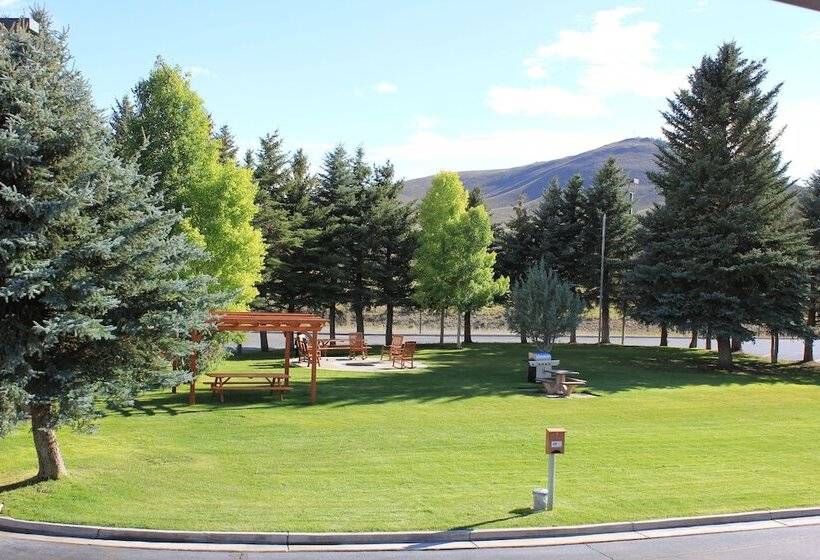 호텔 The Inn At Tomichi Village