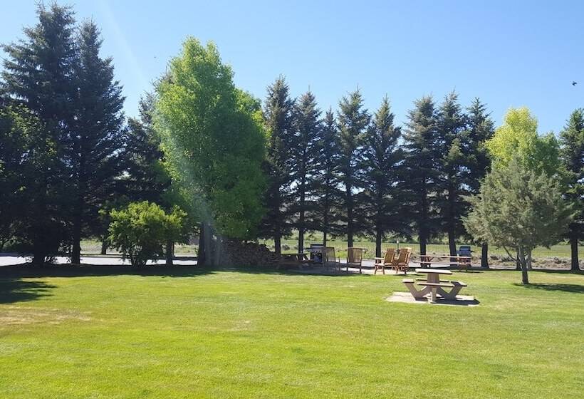 호텔 The Inn At Tomichi Village