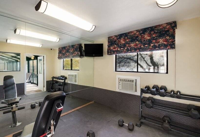 호텔 The Inn At Tomichi Village