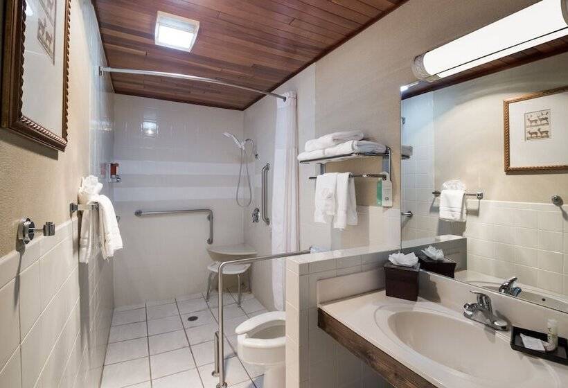 호텔 The Inn At Tomichi Village