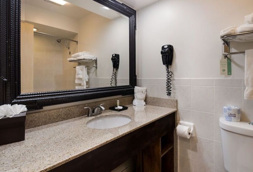 호텔 The Inn At Tomichi Village