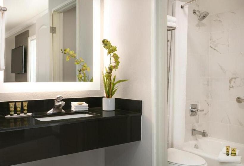 فندق Torch Lite Inn At The Beach Boardwalk