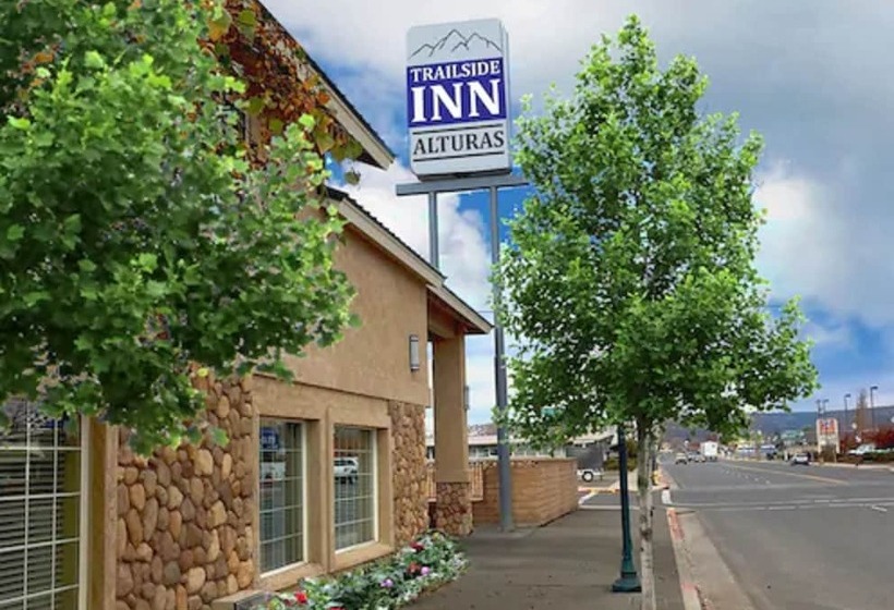 酒店 Trailside Inn