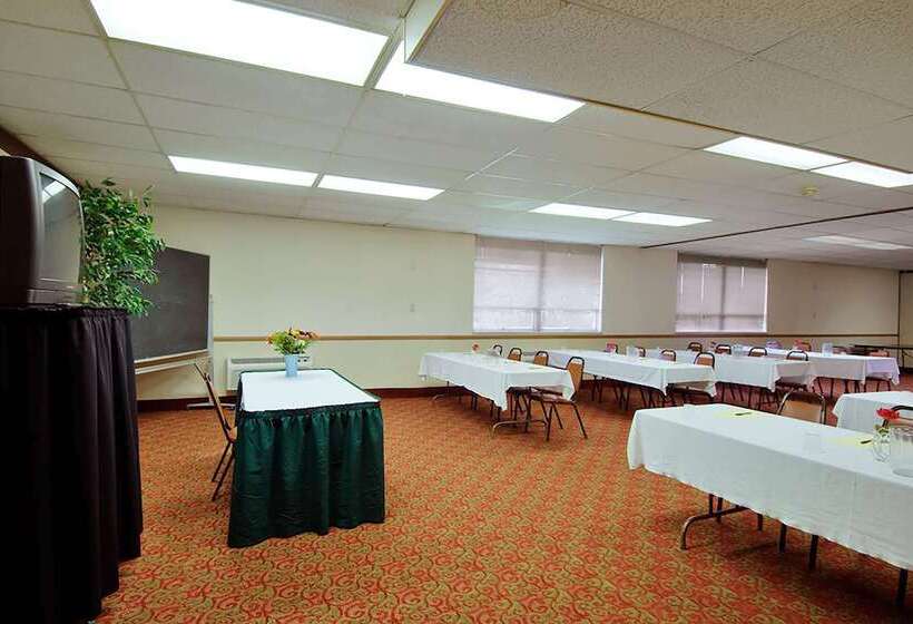 فندق Travelodge By Wyndham Cleveland Airport