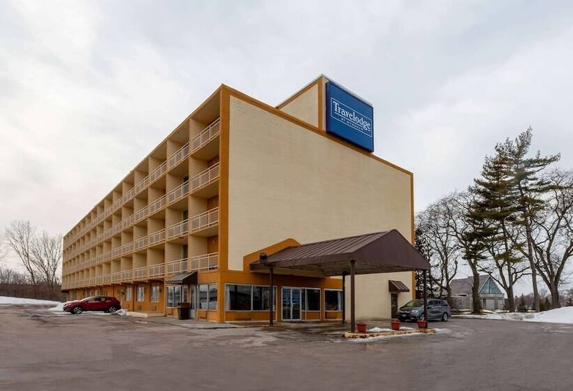 فندق Travelodge By Wyndham Cleveland Airport