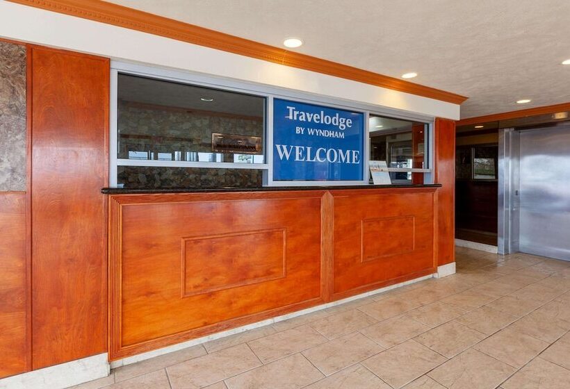 فندق Travelodge By Wyndham Cleveland Airport