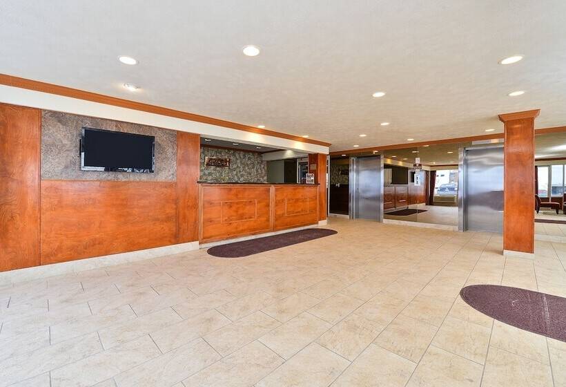 فندق Travelodge By Wyndham Cleveland Airport