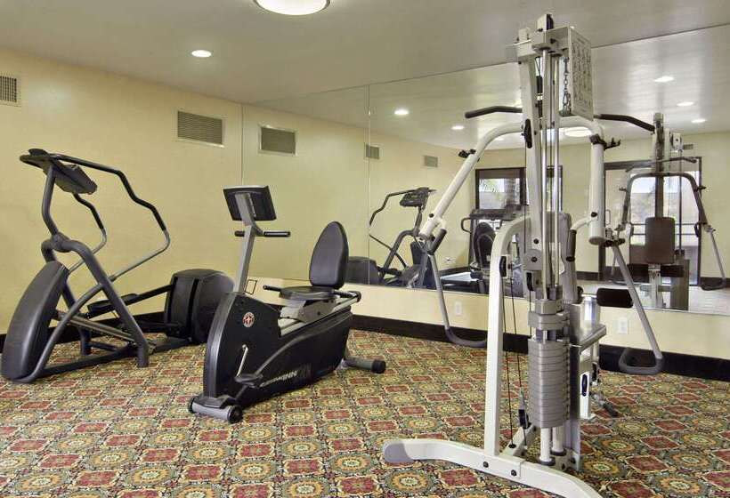 فندق Travelodge By Wyndham Commerce Los Angeles Area