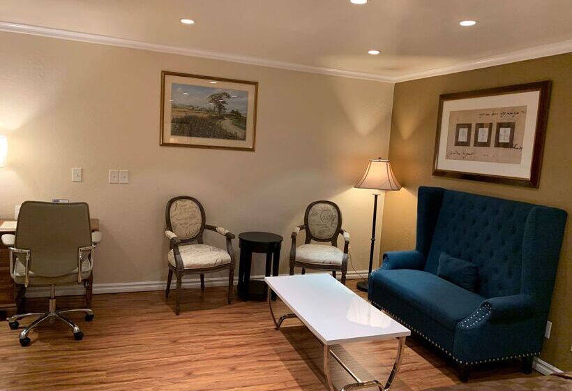 ホテル Days Inn By Wyndham Las Vegas Airport Near The Strip