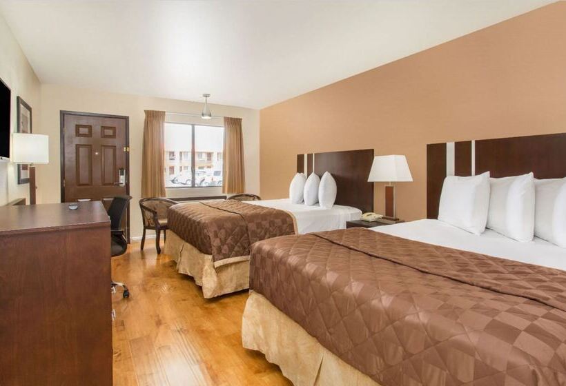 ホテル Days Inn By Wyndham Las Vegas Airport Near The Strip