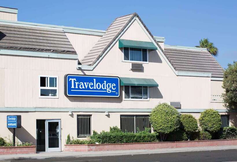 هتل Travelodge By Wyndham Ocean Front