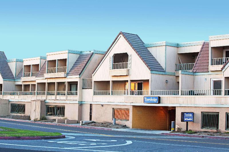 فندق Travelodge By Wyndham Ocean Front