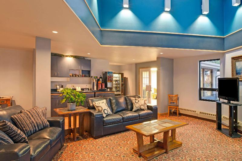 호텔 Travelodge By Wyndham Rapid City