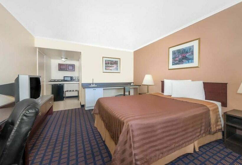 ホテル Travelodge By Wyndham Dodge City