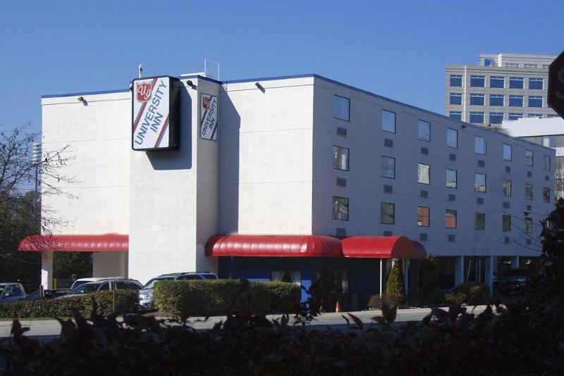 בית מלון כפרי University Inn Duke