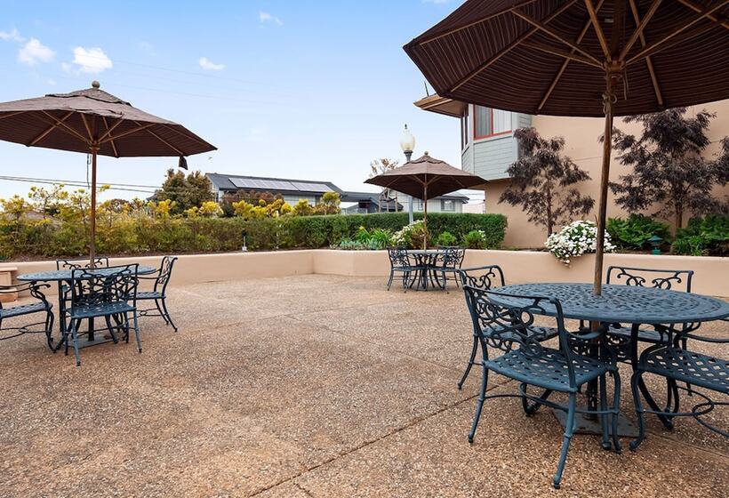 فندق Victorian Inn