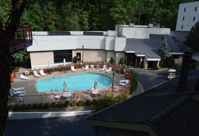 호텔 Zoders Inn And Suites