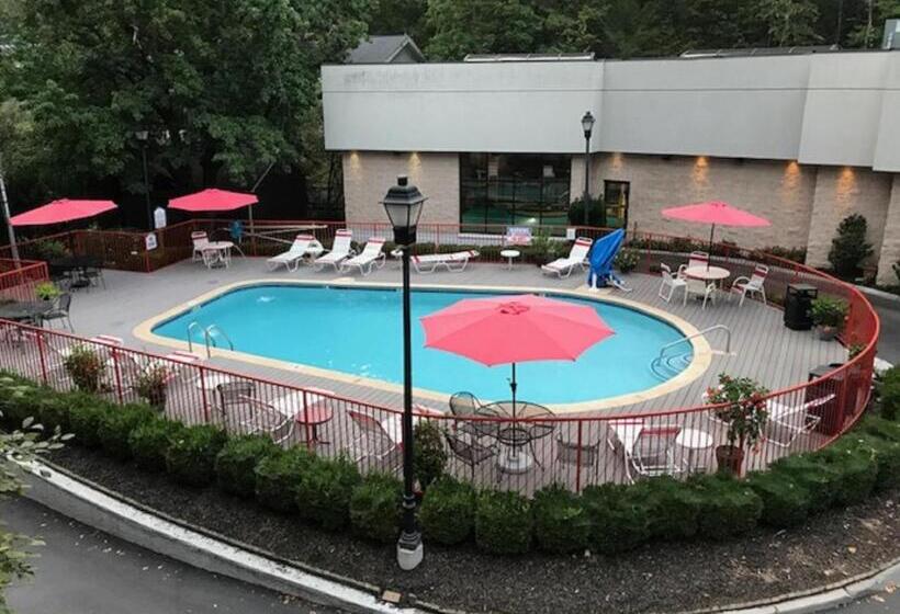 בית מלון כפרי Zoders Inn And Suites