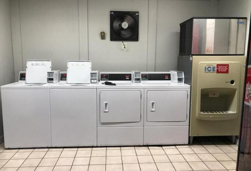 ホテル Zoders Inn And Suites