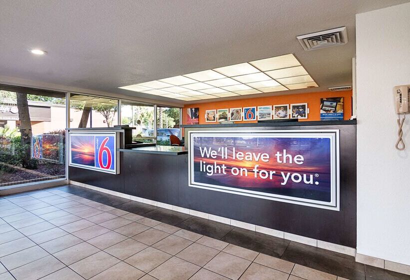 Motel 6 Tampa, Fl   Fairgrounds