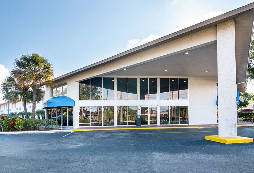 Motel 6 Tampa, Fl   Fairgrounds