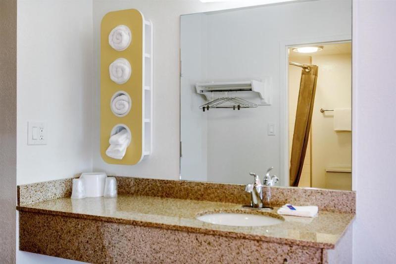 Motel 6framingham, Ma  Boston West