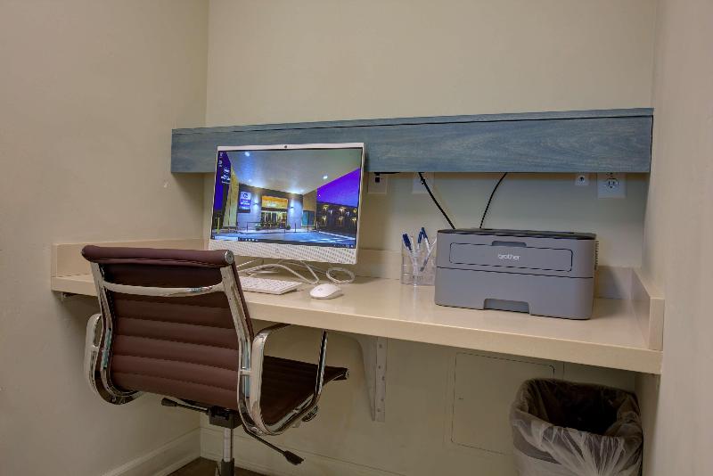 فندق على الطريق Best Western Sandman