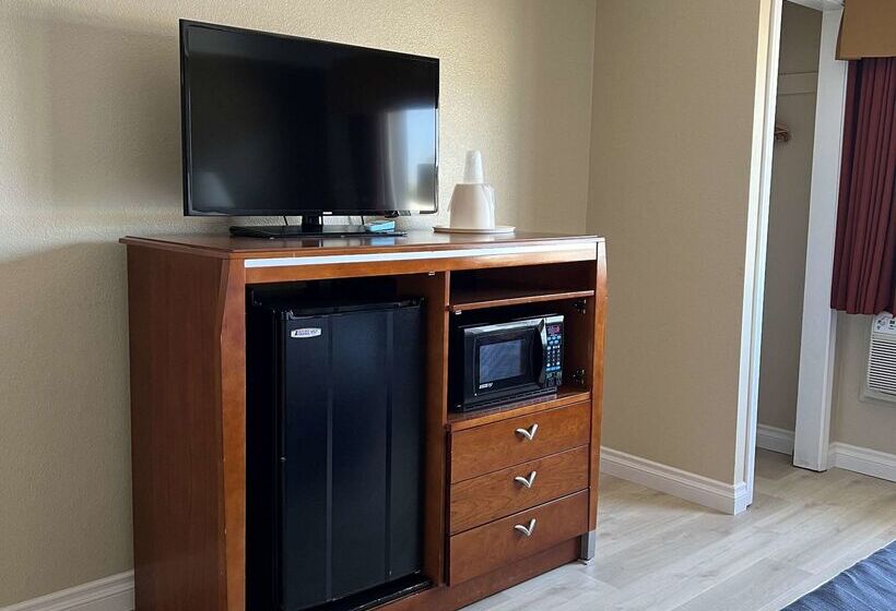 فندق على الطريق Best Western Tradewinds