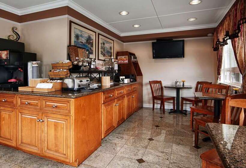 فندق على الطريق Best Western Tradewinds