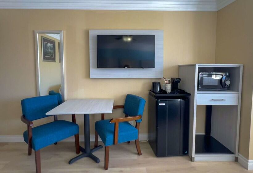 فندق على الطريق Best Western Tradewinds