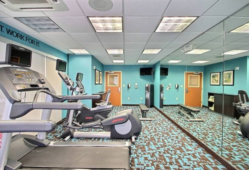 Мотель Fairfield Inn & Suites By Marriott Milwaukee Airport