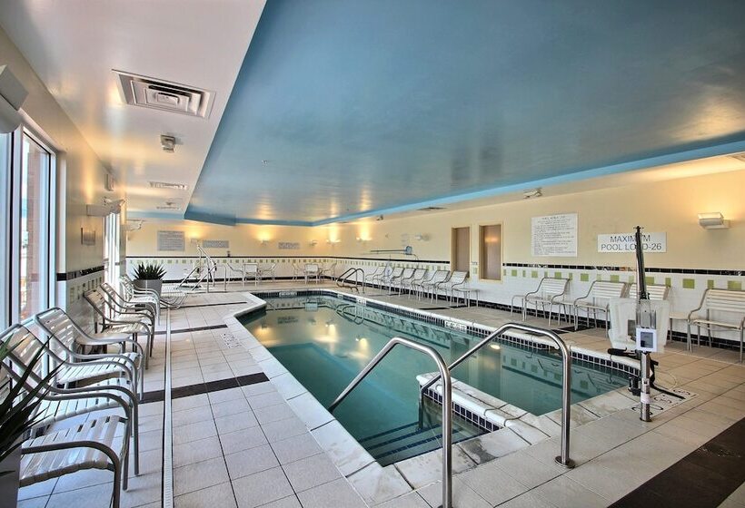 Мотель Fairfield Inn & Suites By Marriott Milwaukee Airport