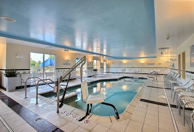 Мотель Fairfield Inn & Suites By Marriott Milwaukee Airport