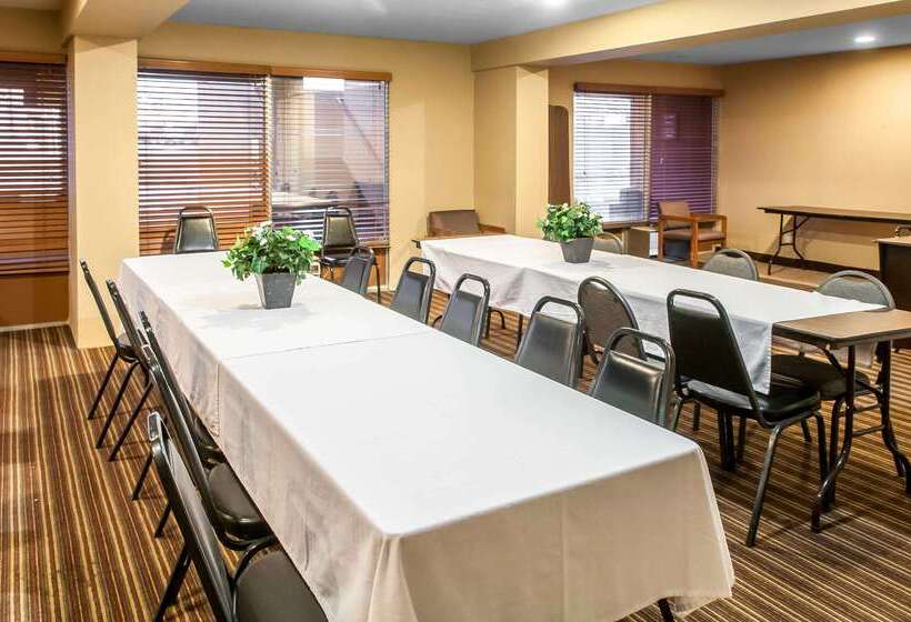 Мотель Rodeway Inn East