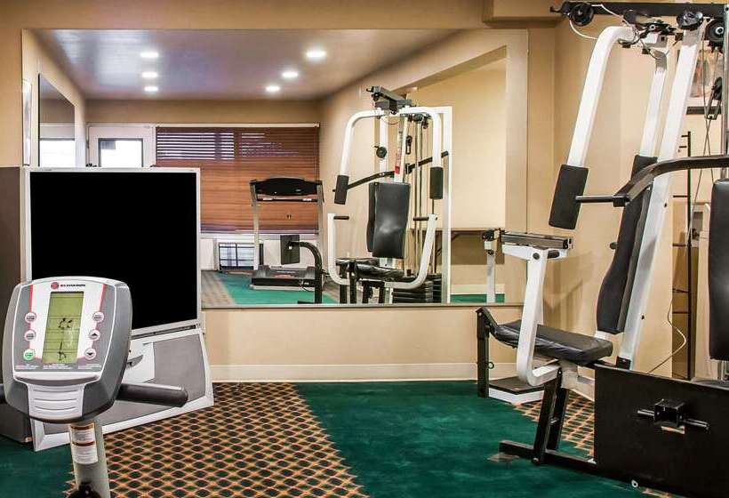 Мотель Rodeway Inn East