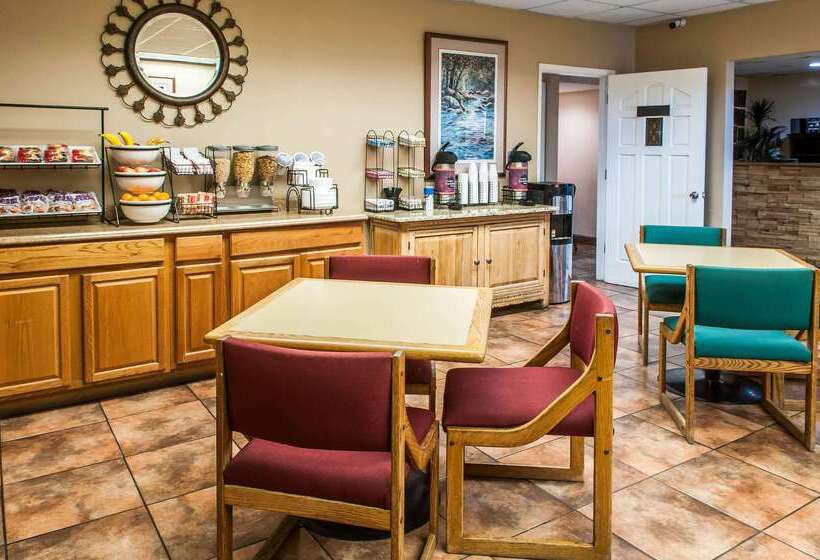 Мотель Rodeway Inn East