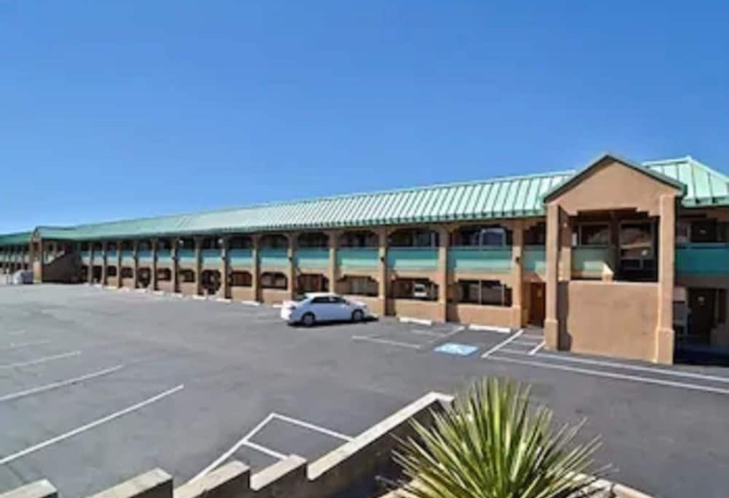 Мотель Rodeway Inn East