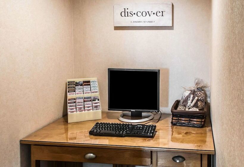 Мотель Rodeway Inn East