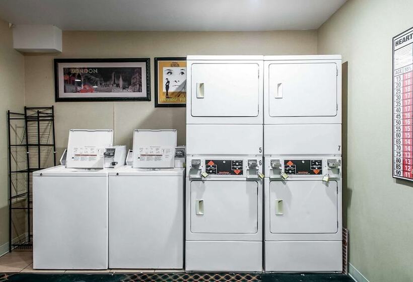 Мотель Rodeway Inn East