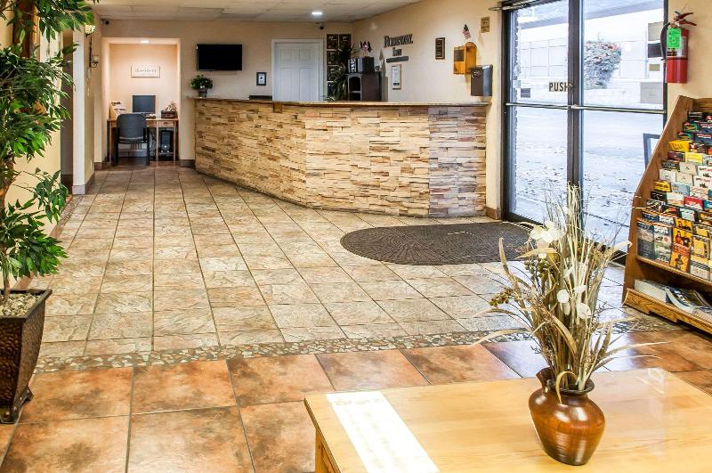 Мотель Rodeway Inn East